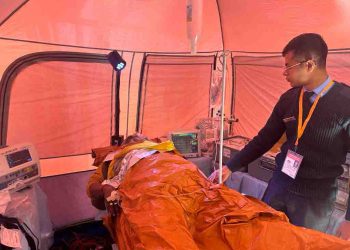 अयोध्या में राम मंदिर प्राण प्रतिष्ठा के दौरान श्रद्धालु को आया हार्ट अटैक, IAF के मोबाइल अस्पताल ने बचाई जान