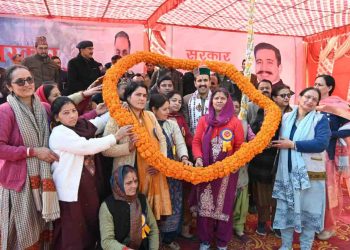 लोक निर्माण मंत्री ने ‘सरकार गांव के द्वार’ कार्यक्रम के तहत पाहल में सुनी लोगों की समस्याएं