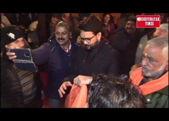 आस्था ट्रेन को केंद्रीय मंत्री अनुराग ठाकुर ने हरी झंडी दिखाकर किया रवाना