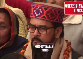 श्री राधा कृष्ण मंदिर पहुंचे केंद्रीय मंत्री अनुराग ठाकुर, राष्ट्रीय संत बाबा बाल जी महाराज से लिया आशीर्वाद