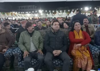 पर्यटन निगम के अध्यक्ष आर एस बाली ने धर्मशाला के दाढ़ी ग्राउंड  में पांच दिवसीय स्प्रिंग कार्निवल फेस्टिवल का शुभारंभ किया