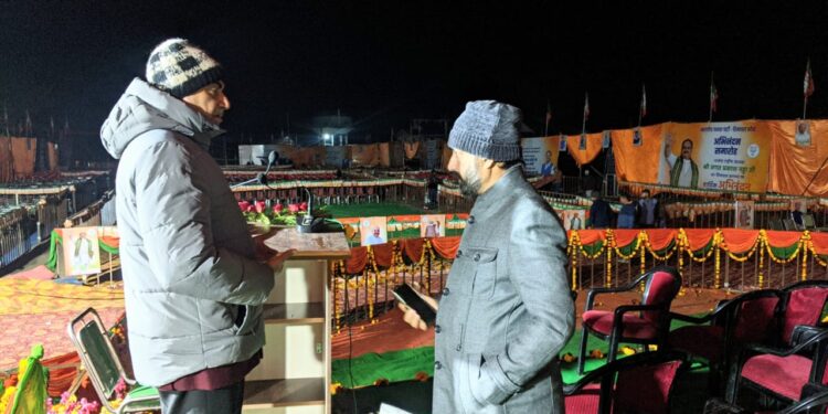 भाजपा के प्रदेश सह प्रभारी संजय टंडन देर रात कांगड़ा धर्मशाला स्थित जोरावर स्टेडियम पहुंचे