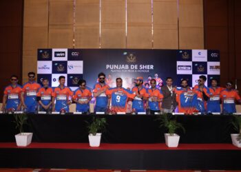 पंजाब दे शेर ने सेलिब्रिटी क्रिकेट लीग के अंतर्गत लांच की अपनी टीम जर्सी