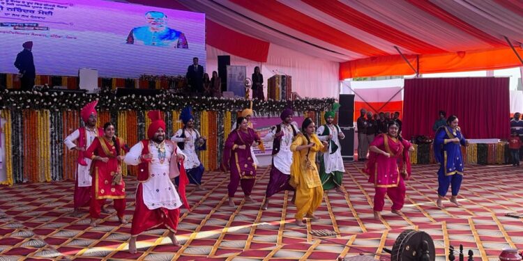 प्रधानमंत्री ने पंजाब को 1864.54 करोड़ रुपये की दी सौगात