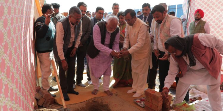 पंजाब केंद्रीय विश्वविद्यालय मेंकेंद्रीय राज्य मंत्री सोम प्रकाश ने प्रशासनिक भवन एवं केंद्रीय पुस्तकालय की रखी आधारशिला