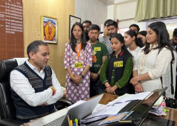 केंद्रीय विश्वविद्यालय में गुरु शिष्य का पवित्र रिश्ता हुआ तार तार