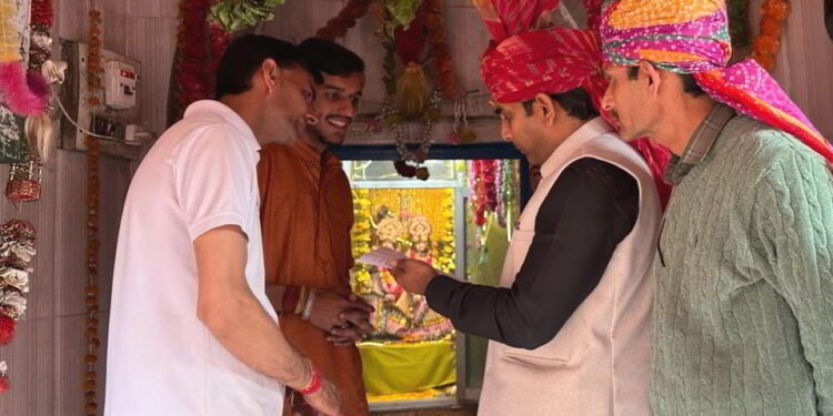 उपायुक्त ने टमक पर चोट के साथ किया जयसिंहपुर होली का शुभारंभ