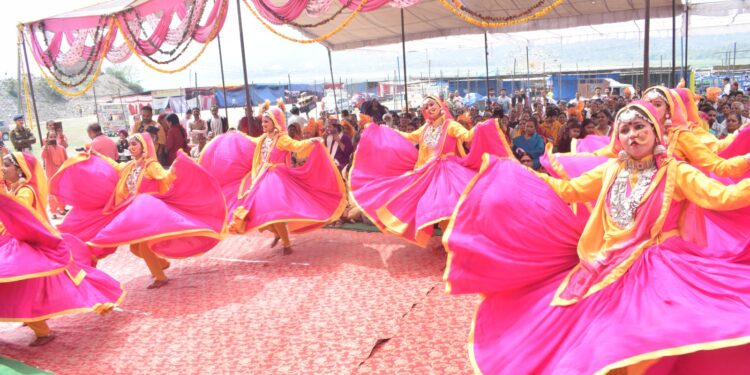 भव्य शोभा यात्रा के साथ राज्य स्तरीय नलवाड़ी मेले का शुभारम्भ