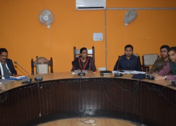 ज़िला में शस्त्र/गोला-बारूद इत्यादि लेकर चलने पर तत्काल रूप से पाबंदी