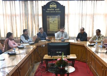 सभी विभाग 7 अप्रैल से पूर्व कर्मचारियों की डाटा एन्ट्री सुनिश्चित करें:उपायुक्त