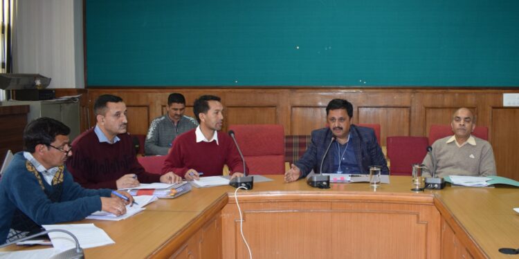 अस्वच्छ शौचालयों का सर्वेक्षण कार्य 10 अप्रैल तक पूरा करें संबंधित विभाग व निकाय- उपायुक्त