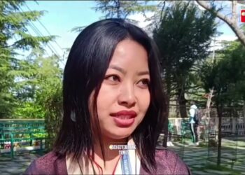 बौद्ध नगरी पहुंची महात्मा बुद्ध की स्मृतियां धर्मगुरु दलाईलामा ने किया स्पर्श