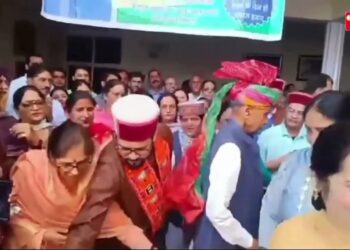 केंद्रीय मंत्री अनुराग ठाकुर ने प्रेम कुमार धूमल को जन्मदिन की बधाई दी और साथ में जनता का किया आभार प्रकट