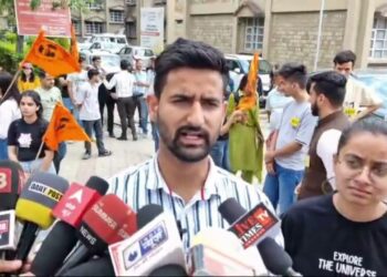 अखिल भारतीय विद्यार्थी परिषद द्वारा पालमपुर में छात्रा पर दिनदिहाड़े हुए जानलेवा हमले का विरोध