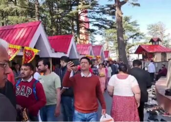 हनुमान जयंती पर जाखू मंदिर में लगाया गया प्रभू को दो क्विंटल रोट का भोग