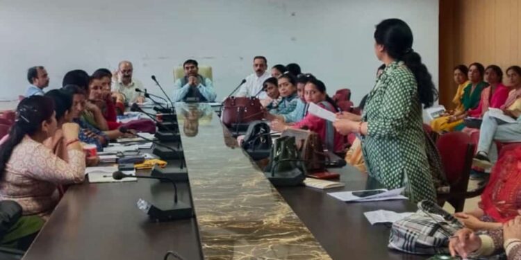 मतदाता जागरूकता के लिए सदर मंडी विधानसभा का व्हाट्सएप चैनल शुरू- ओम कांत ठाकुर