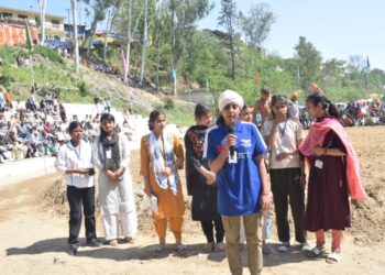 घुमारवीं ग्रीष्मोत्सव में स्वीप गतिविधियों के अंतर्गत लोगों को मतदान के लिए किया जा रहा है प्रेरित