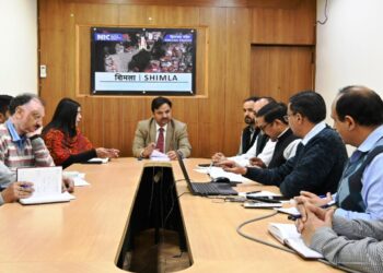 लोकसभा चुनाव को लेकर मतदान कर्मियों की पहली रेंडमाइजेशन का आयोजन