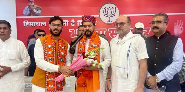 चुनावी लाभ के लिए किसी भी हद तक गिर सकती है कांग्रेस: अनुराग ठाकुर