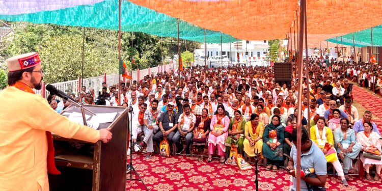 आपातकाल लगाने वाली कांग्रेस लोकतंत्र पर खोखला ज्ञान ना बाँटे: अनुराग ठाकुर