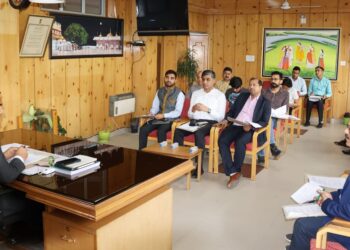 गगल एयरपोर्ट के आसपास के क्षेत्रों में कूड़ा कचरा प्रबंधन पर करें विशेष फोक्स