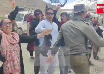 लाहौल के काजा में पहुंची लोकसभा प्रत्याशी मंडी संसदीय क्षेत्र कंगना रनौत, लोगों ने लगाए गो बैक के नारे