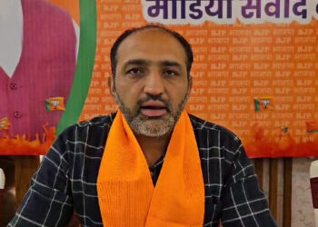 डिप्टी CM के क्षेत्र में आचार संहिता की अनदेखी, प्रशासन खामोश