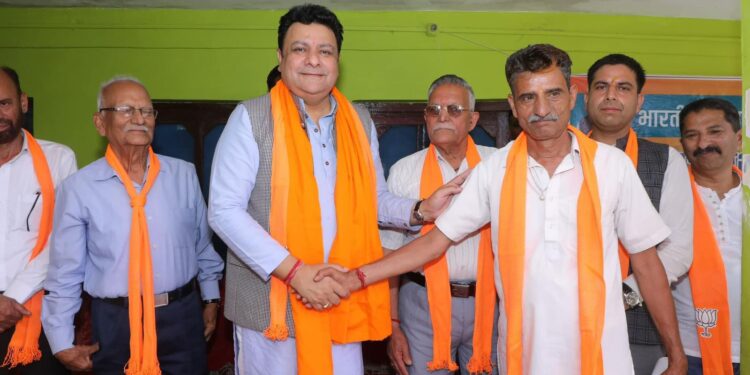 भाजपा प्रत्याशी सुधीर शर्मा ने सीएम सुक्खू को धर्मशाला से खुद चुनाव लडऩे की चुनौती दी