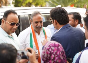 केंद्र में सत्ताधारी दल द्वारा देश की एकता और अखंडता केंद्र में सत्ताधारी दल द्वारा- आनंद शर्मा