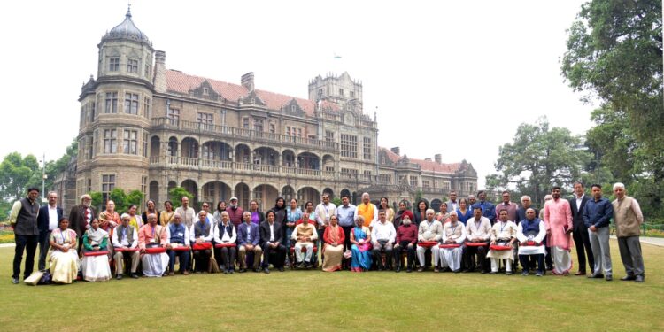 राज्यपाल ने किया अन्तरराष्ट्रीय संगोष्ठी का शुभारम्भ