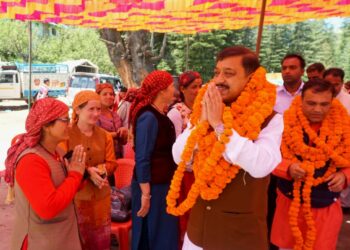 खुद मिंया फजीह़त, दूसरों को नसीह़त : – सुरेश कश्यप