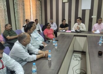 इंजीनियरों को समझाई ईवीएम-वीवीपैट तैयार करने की प्रक्रिया