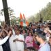 ढोल नगाड़ों के साथ ओक ओवर पहुंचे कांग्रेस कार्यकर्ता, सीएम के साथ मनाया जश्न