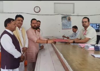 हमीरपुर विधानसभा उपचुनाव के लिए आशीष शर्मा ने बीजेपी से भरा पर्चा