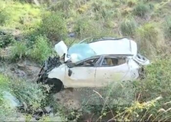 खजियार मार्ग पर कार के खाई में गिरने से चालक की मौत