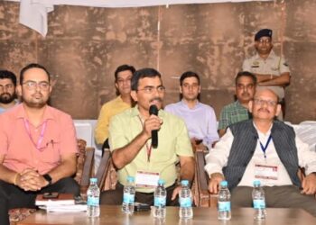 मतदान प्रक्रिया को सजगता और गंभीरता के साथ समझें : चंद्रभूषण त्रिपाठी