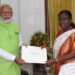 प्रधानमंत्री नरेंद्र मोदी ने राष्ट्रपति मुर्मू को सौंपा इस्तीफ़ा, स्वीकार