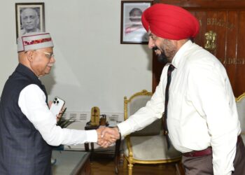 जीओसी-इन-सी, एआरटीआरएसी लेफ्टिनेंट जनरल मनजिंदर सिंह ने राज्यपाल से की मुलाकात