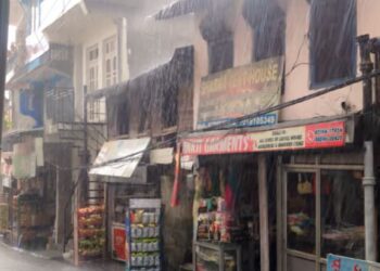 धर्मशाला में हुई बारिश, लोगों को मिली चिलचिलाती धूप से राहत