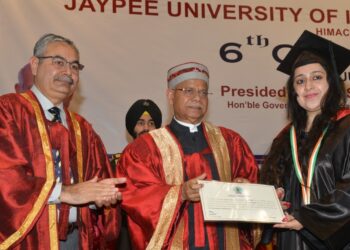 राज्यपाल ने विद्यार्थियों से आधुनिक तकनीक और नवाचार अपनाने का किया आह्वान