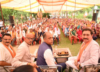 पत्नी के लिए सुक्खू देहरा में खेल रहे चुनावी स्टंट : होशियार सिंह