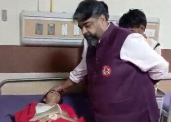 परिवहन मंत्री ने अस्पताल पहुंच बस सड़क दुर्घटना में घायल स्कूली बच्चों का जाना कुशलक्षेम