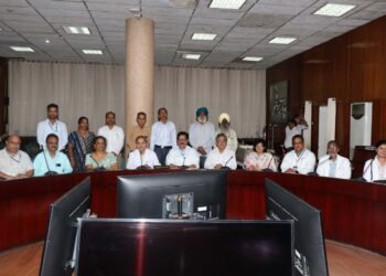 PGIMER  honored 08 officers/officials on their superannuation today