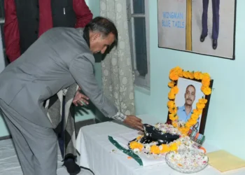 मुख्यमंत्री सुक्खू ने शहीद विंग कमांडर नमांश स्याल को दी भावपूर्ण श्रद्धांजलि