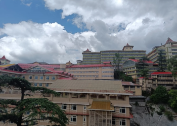 IGMC में डॉक्टर ने मरीज को पीटा, सोशल मीडिया पर वीडियो वायरल, सस्पेंशन का आदेश