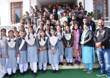 तपोवन विधानसभा में छात्रों के साथ संसदीय पाठ: अध्यक्ष पठानिया ने बताए लोकतंत्र के मूल मंत्र