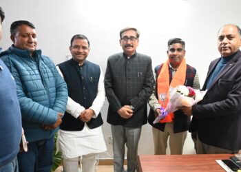 पालमपुर के पूर्व डिप्टी मेयर अनीश नाग कांग्रेस छोड़ भाजपा में शामिल, जयराम ठाकुर ने किया स्वागत