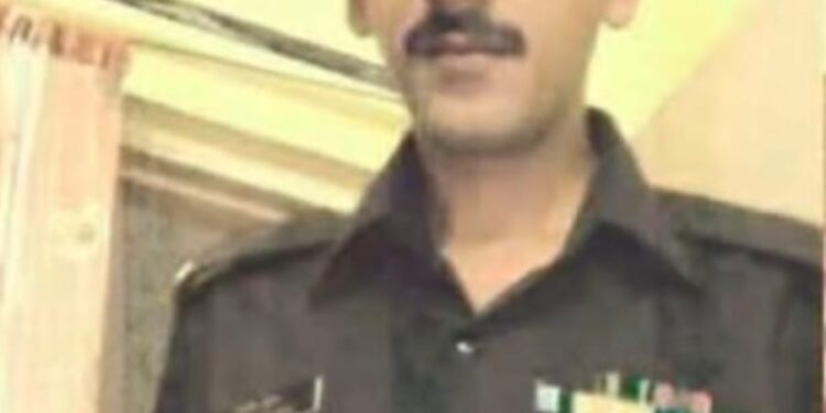 द्रुग (डंढेरा) के हवलदार संजीव कुमार को पूर्ण सैन्य सम्मान के साथ दी गई अंतिम विदाई