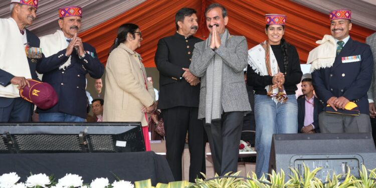 सीएम सुक्खू ने मंडी में भाजपा पर किया जमकर हमला, कांग्रेस की 7 गारंटियों को बताया पूरा