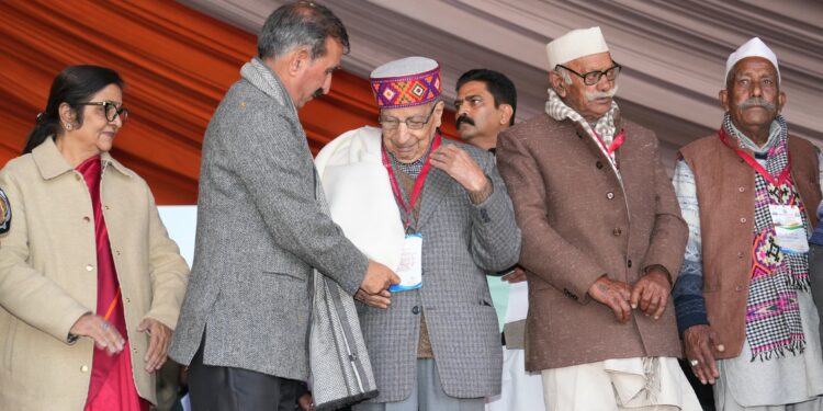 सीएम सुक्खू ने मंडी में भाजपा पर किया जमकर हमला, कांग्रेस की 7 गारंटियों को बताया पूरा